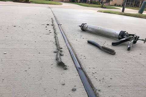 Expansion joint filled with fresh sealant